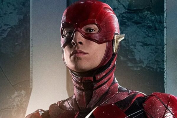 Ezra Miller como o super-herói Flash, da DC Comics