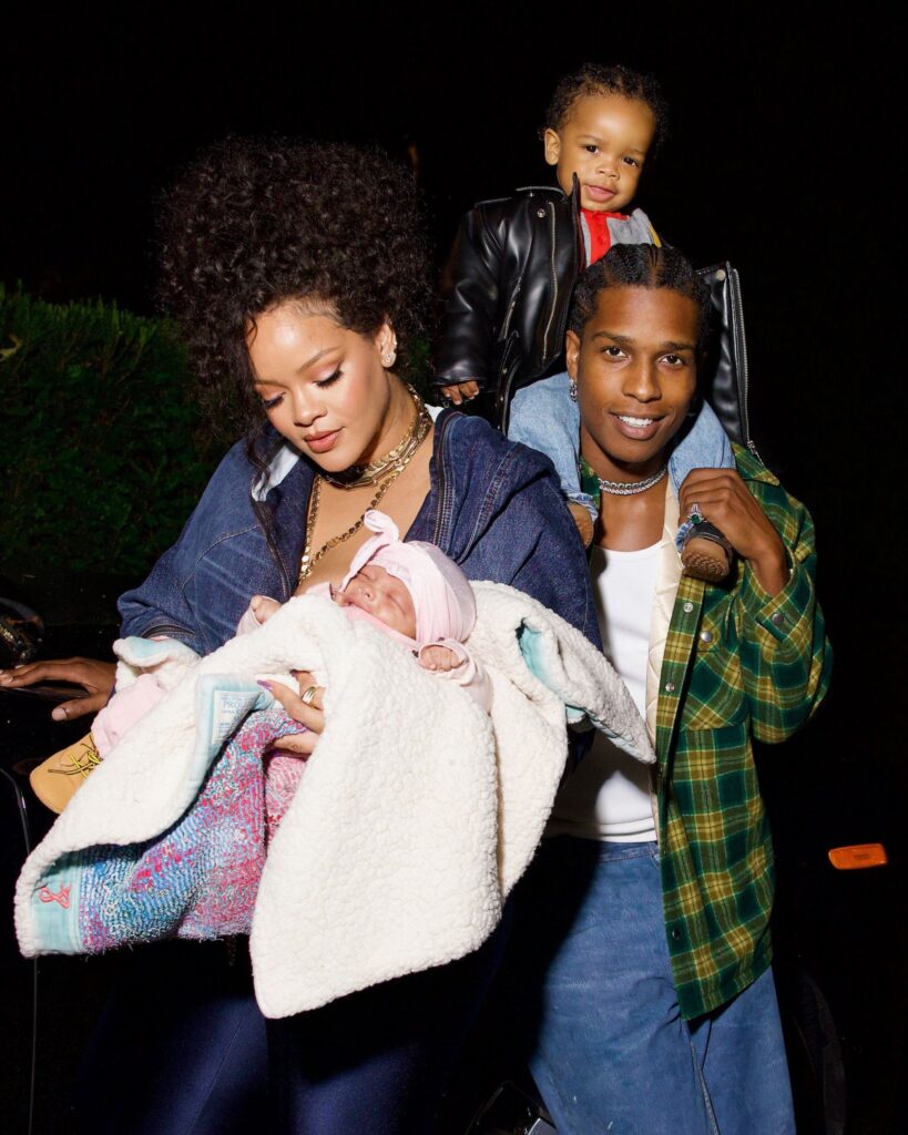 Rihanna e família