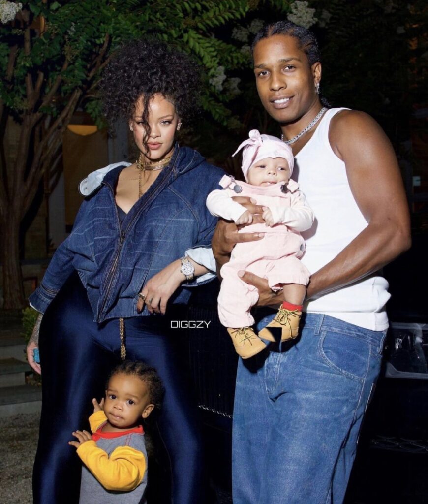Rihanna e família